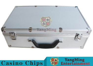 Αγορά 760pcs το πόκερ πελεκά την περίπτωση με την κλειδαριά ασφάλειας εύκολη να φέρει το αργίλιο εξαρτημάτων παιχνιδιών χαρτοπαικτικών λεσχών γύρω από την περίπτωση τσιπ με τη λαβή ηλεκτρονική κατασκευή