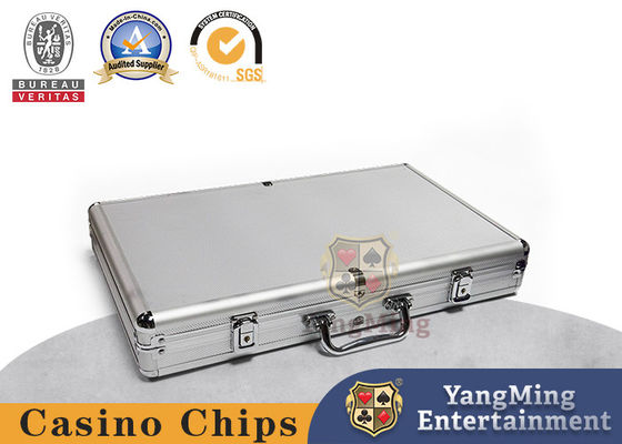 Προσαρμοσμένο Texas Hold'em Chip Box με 600 στρογγυλά Clay Chips και αλουμινένιο κράμα κλειδί για το Καζίνο