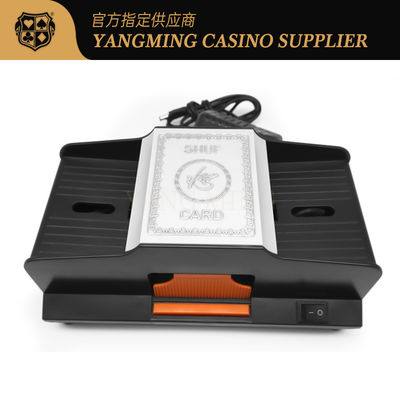 Υψηλός - ποιοτικά γνήσια 2 ζευγάρια της ισχύος της μπαταρίας καρτών πόκερ παρέχουν τον καθολικό διανομέα καρτών μετάθεσης